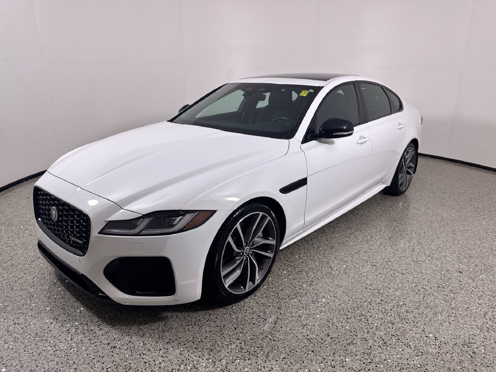 Used 2024 Jaguar XF R-Dynamic SE AWD/4WD image 4