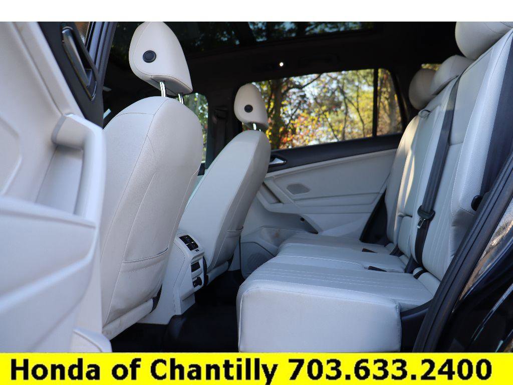 Used 2022 Volkswagen Tiguan SE R-Line image 28