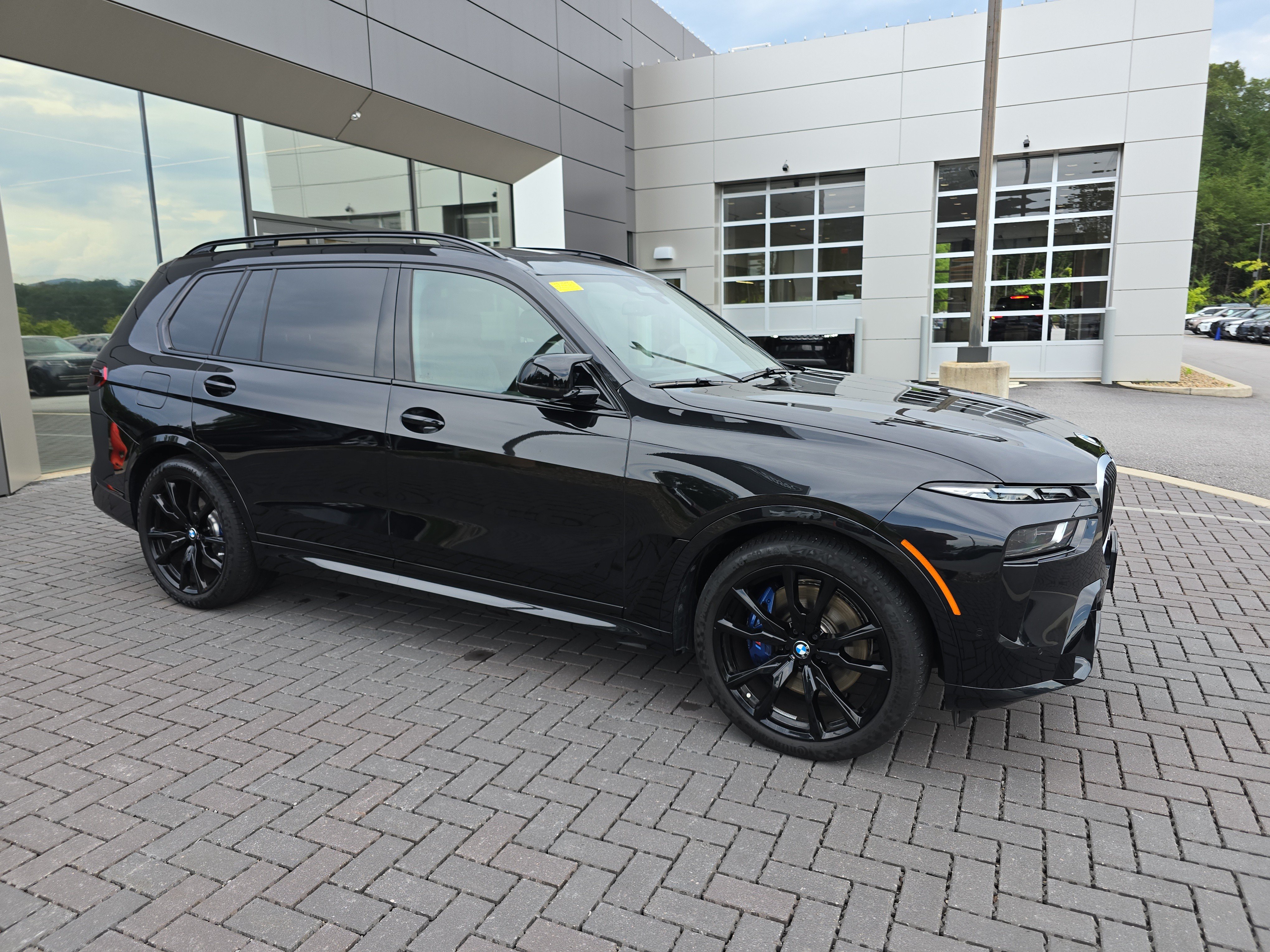 Used 2026 BMW X7 M60i AWD/4WD image 2