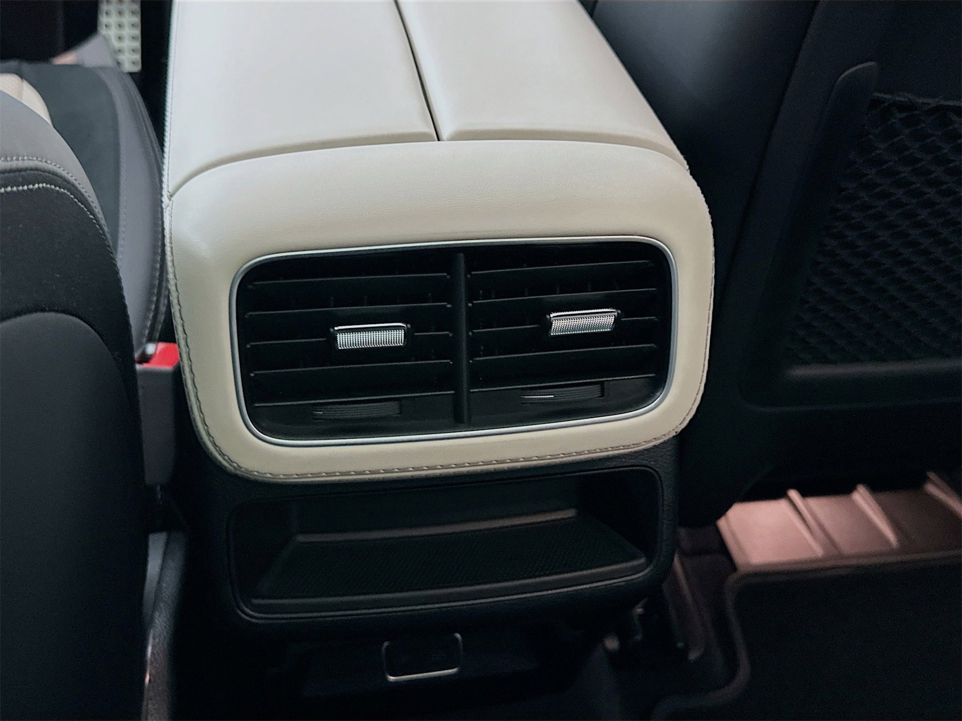 Certified 2025 Mercedes-Benz GLE 53 AMG 4MATIC image 28