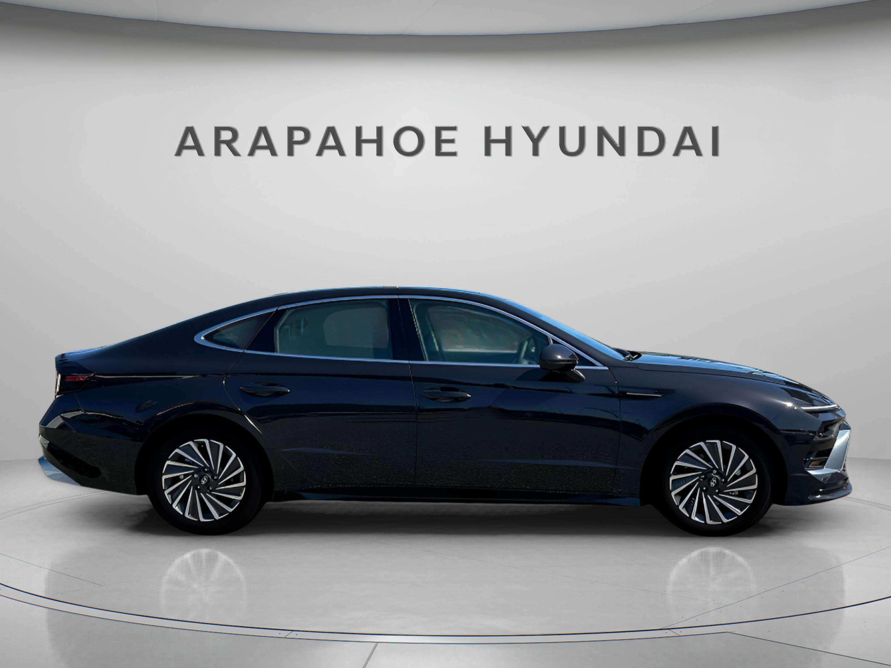 New 2025 Hyundai Sonata Limited image 8