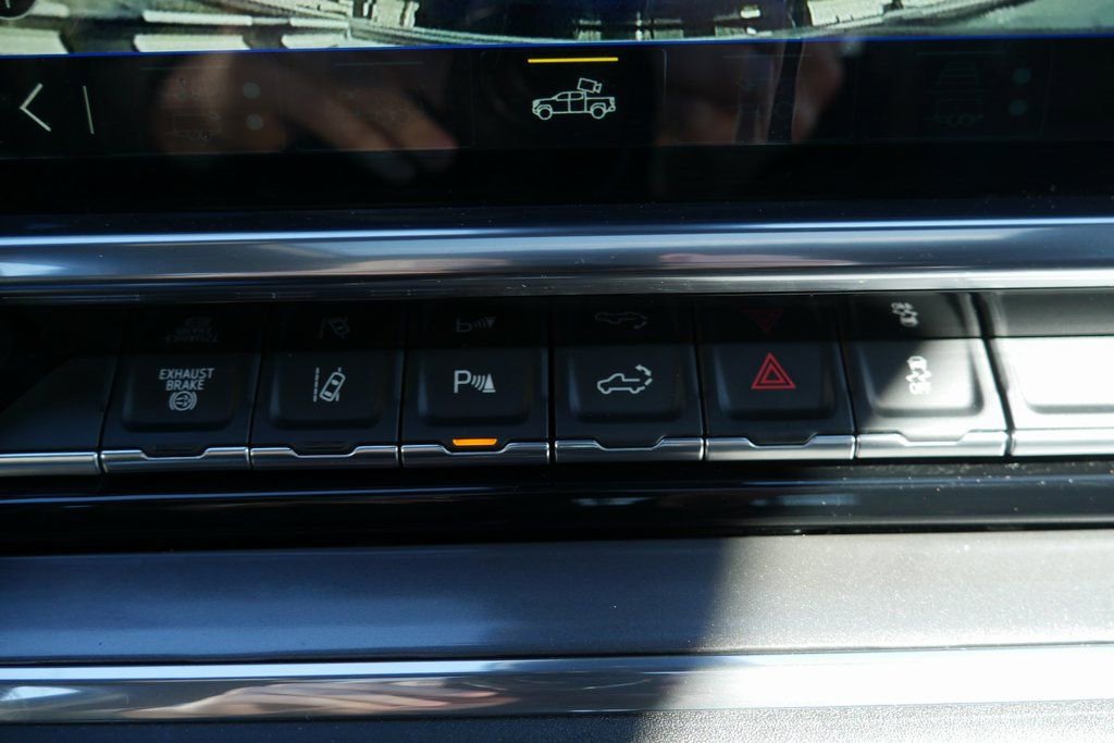 Used 2024 Chevrolet Silverado 3500 High Country w/ High Country Premium Package image 18