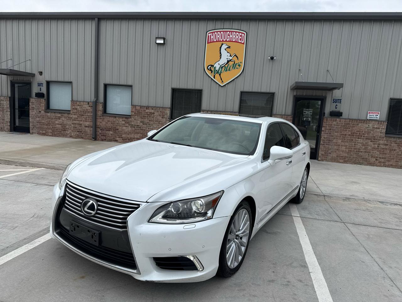 Used 2013 Lexus LS 460 w/ Comfort Pkg RWD image 3