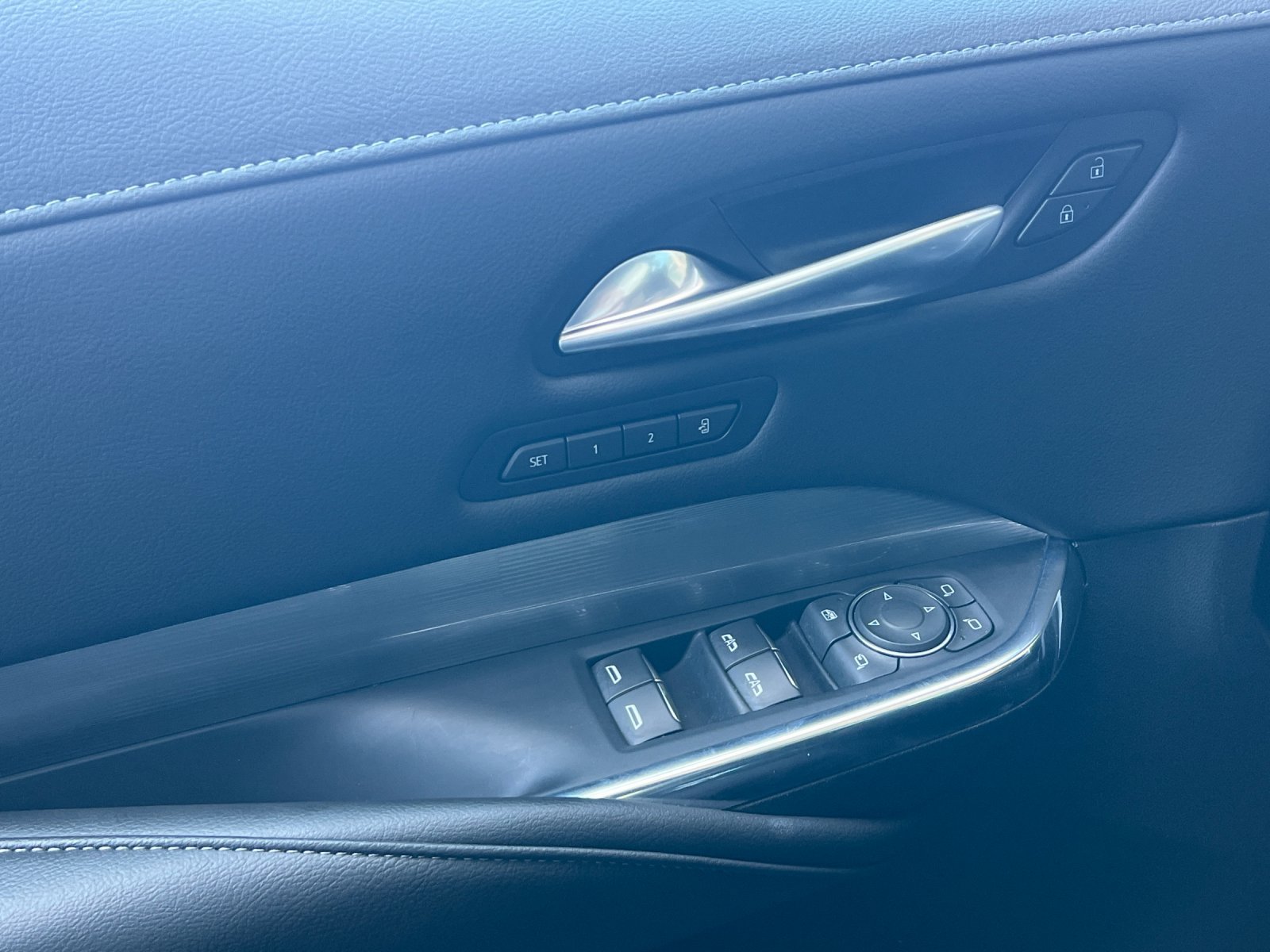 Certified 2024 Cadillac XT4 Premium Luxury FWD image 11