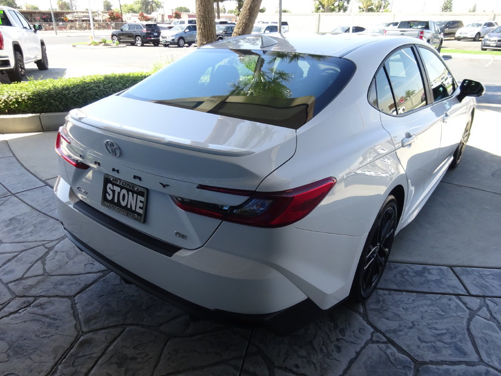 Used 2025 Toyota Camry SE FWD image 7