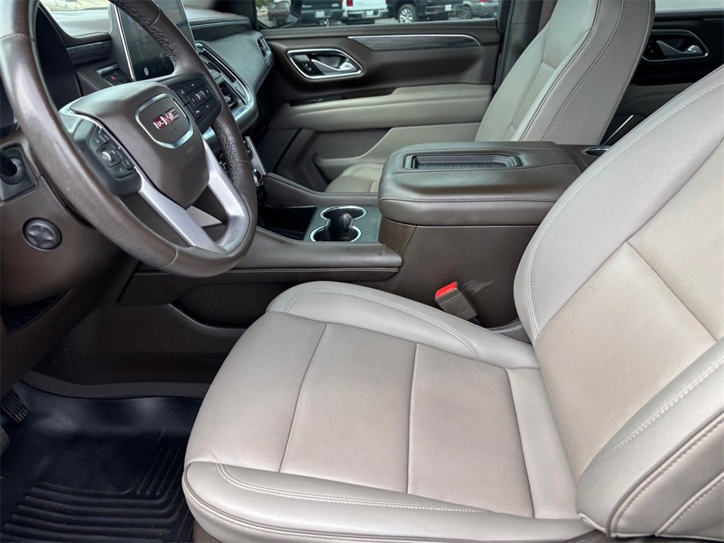 Used 2022 GMC Yukon SLT w/ SLT Premium Package image 10