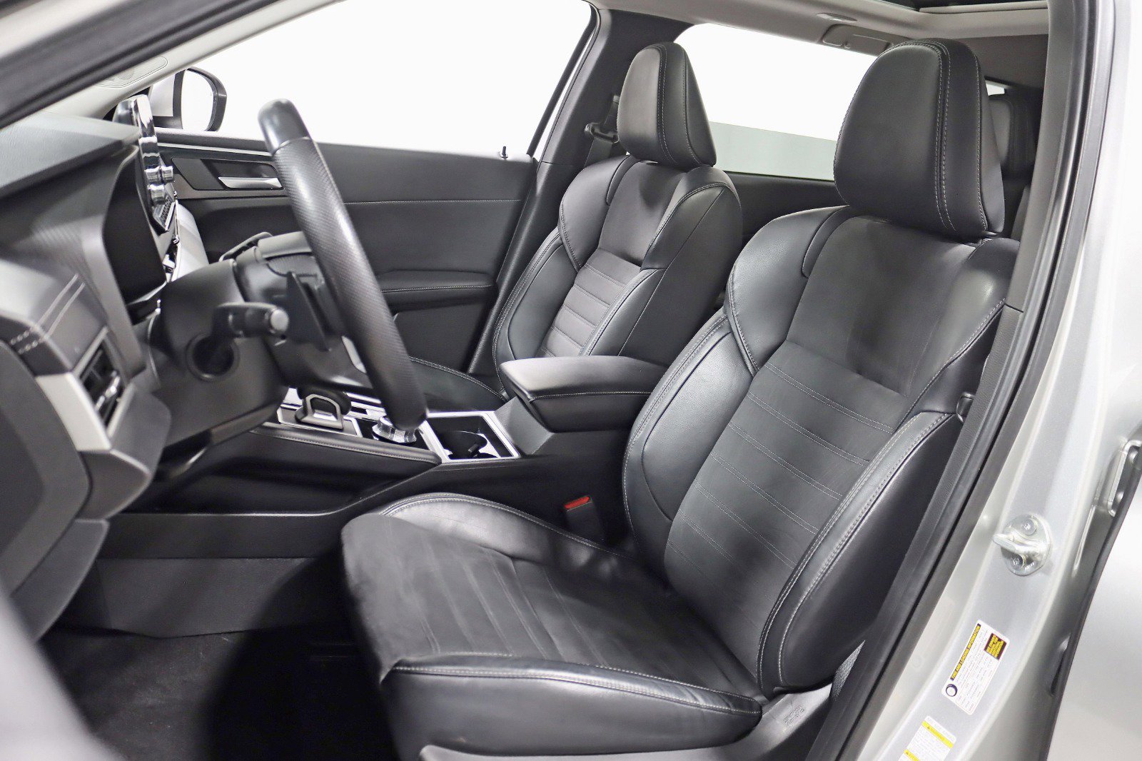 Used 2022 Mitsubishi Outlander SE image 22