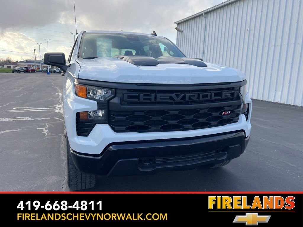 Used 2025 Chevrolet Silverado 1500 Custom Trail Boss w/ Turbomax Blackout Package image 2