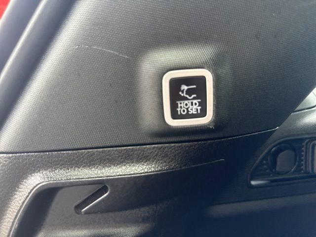 Used 2025 Jeep Grand Cherokee Altitude AWD/4WD image 16
