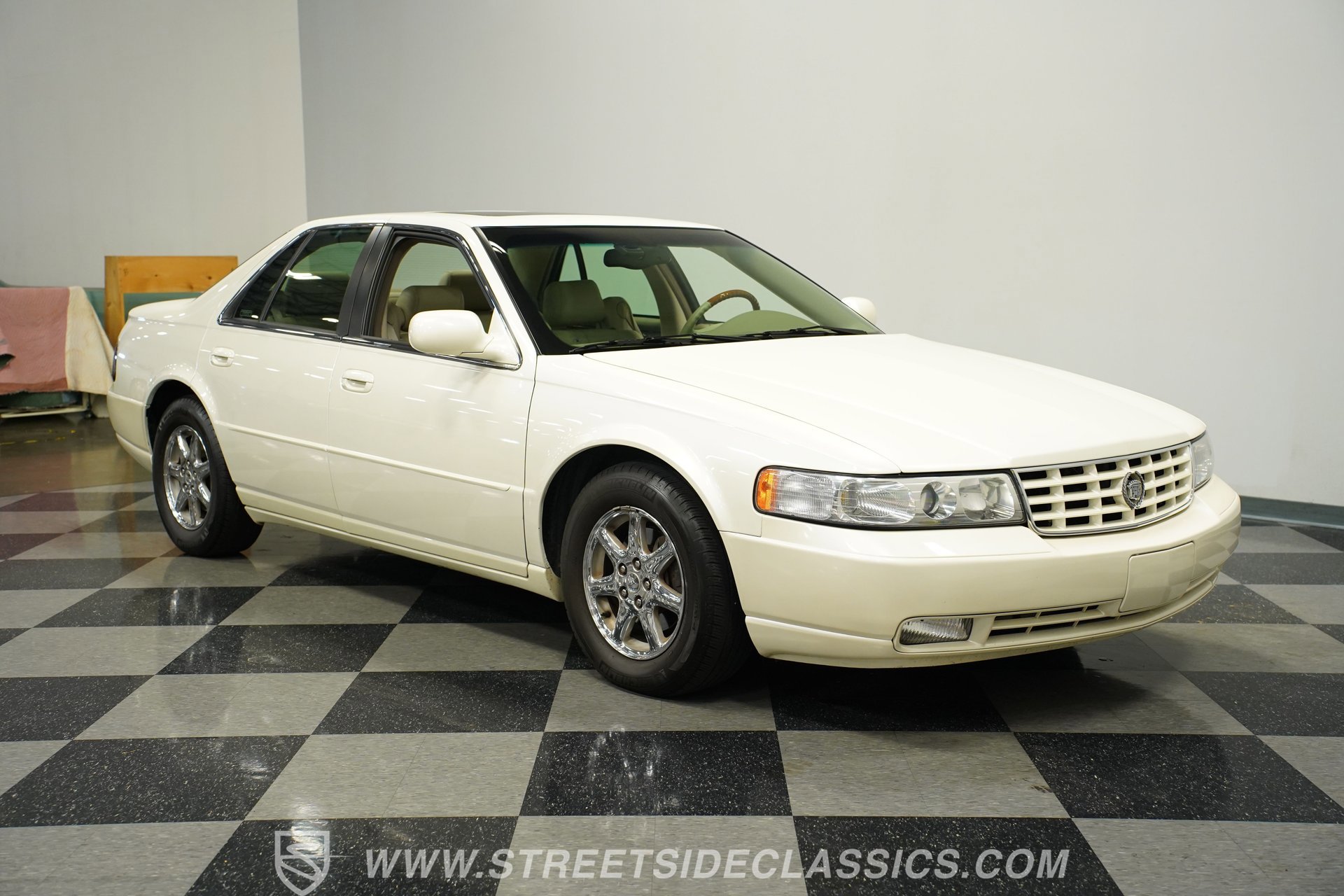 Used 1998 Cadillac Seville STS w/ Heated Seats Pkg image 16