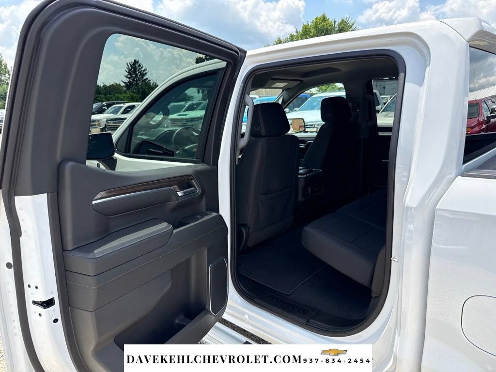 Used 2023 Chevrolet Silverado 1500 LT AWD/4WD image 16