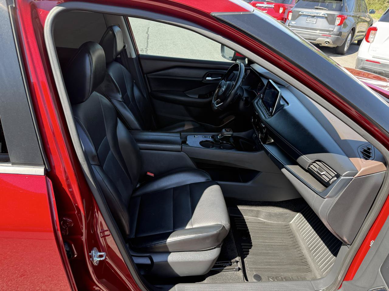Used 2022 Nissan Rogue SV w/ SV Premium Package FWD image 21