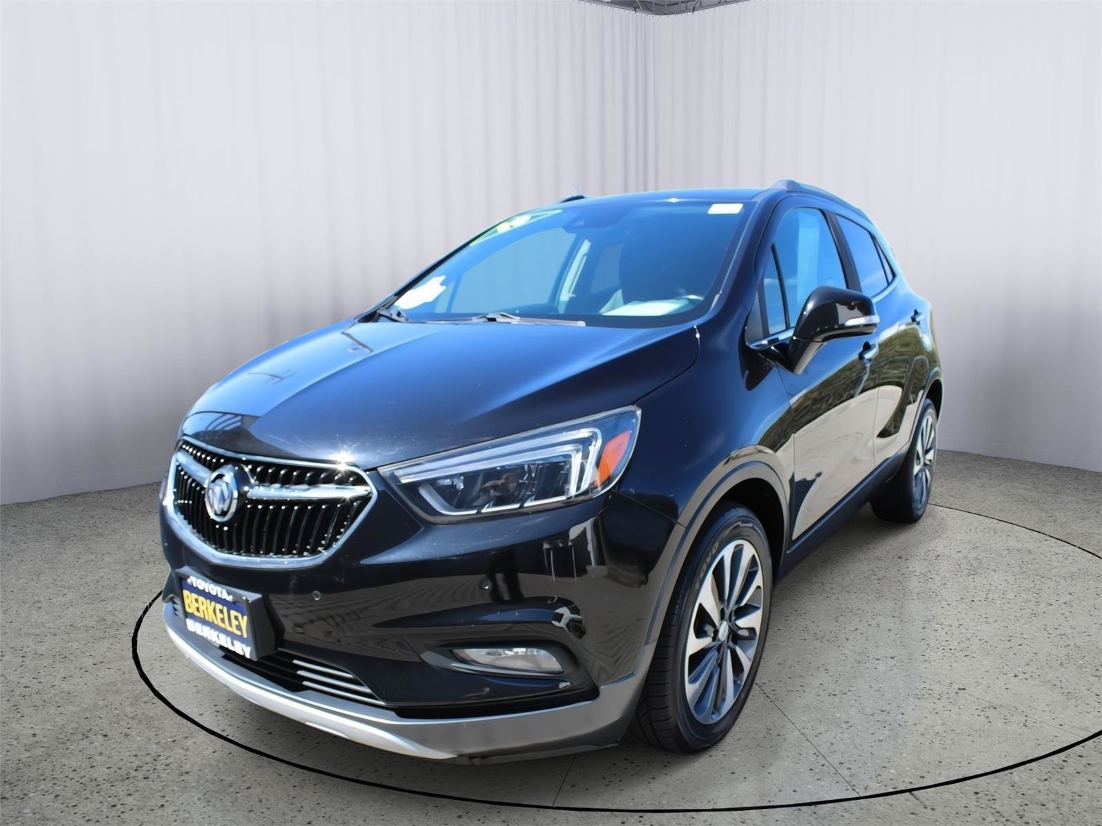 Used 2019 Buick Encore Essence w/ Safety Package II FWD image 4