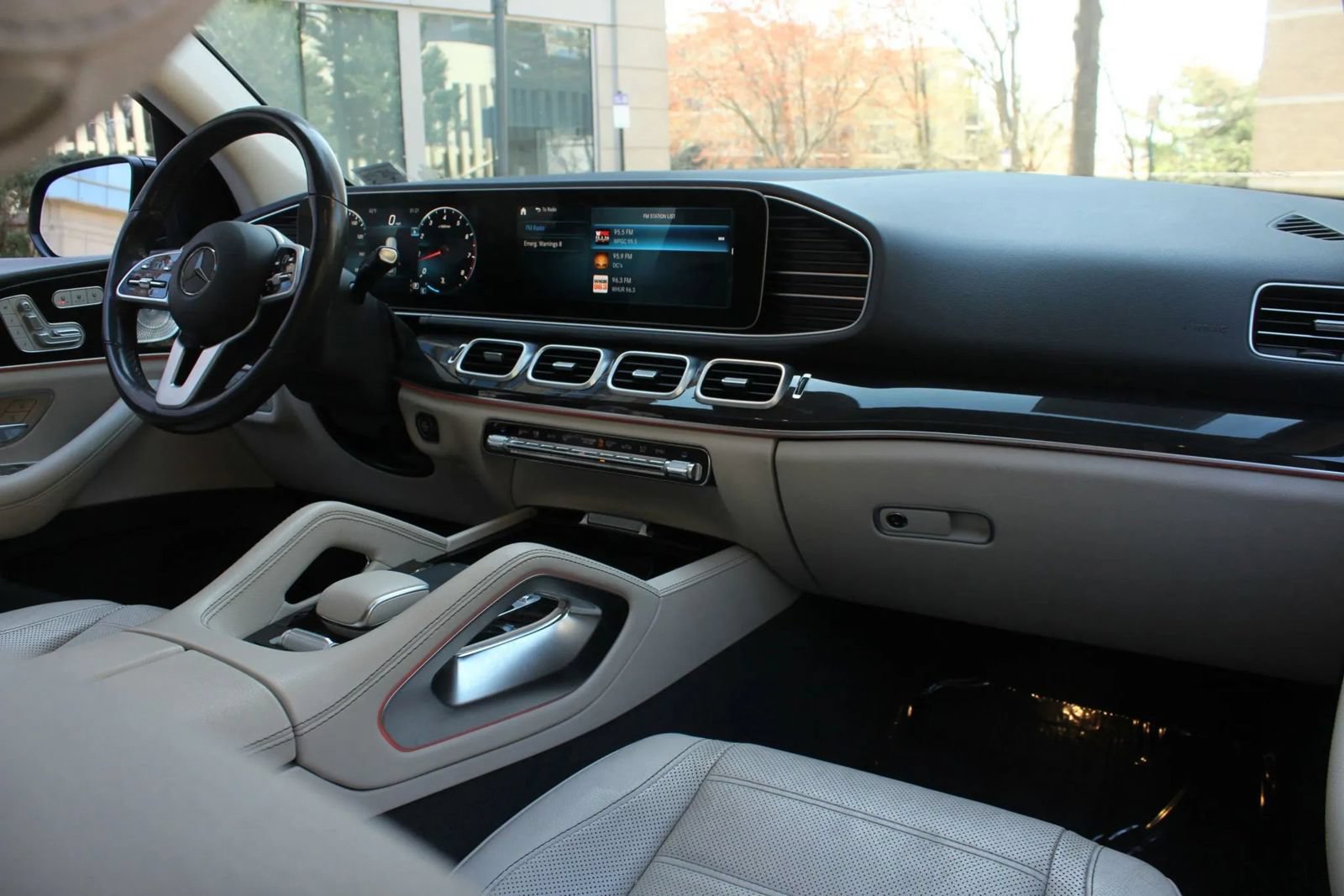 Used 2020 Mercedes-Benz GLE 350 4MATIC image 28