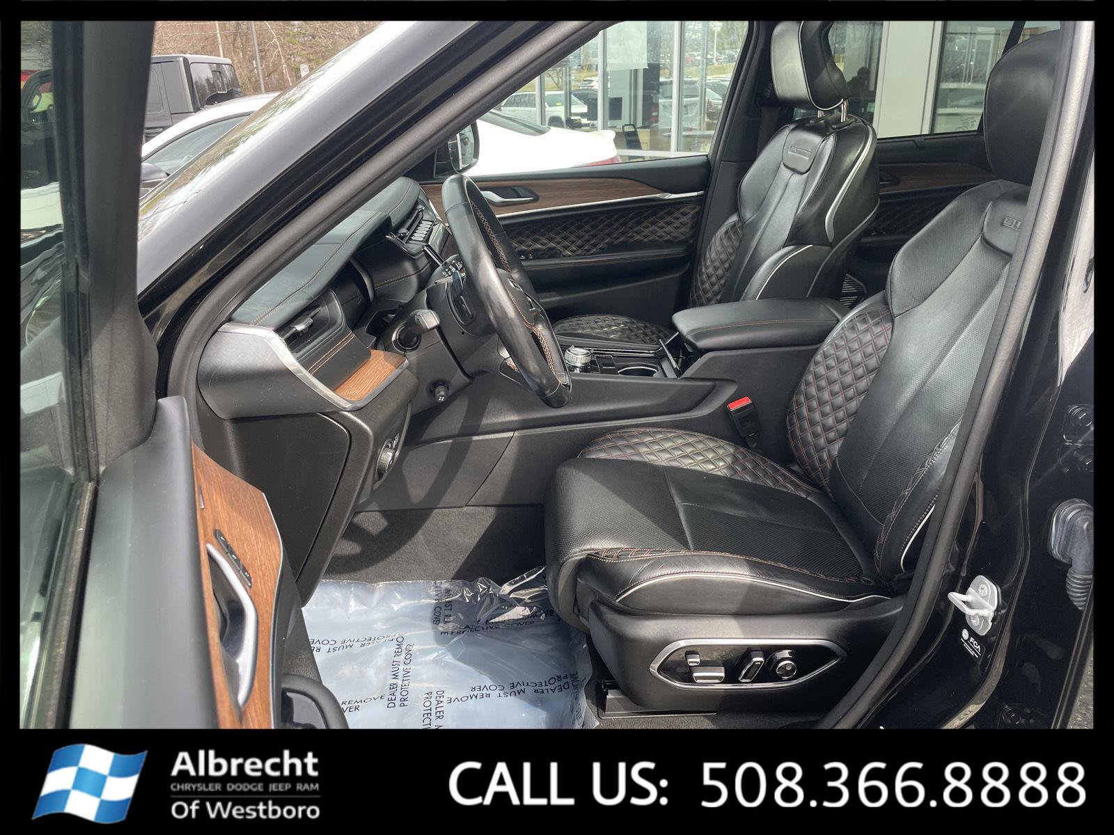 Used 2023 Jeep Grand Cherokee Summit w/ Adv Protech Group IV image 10