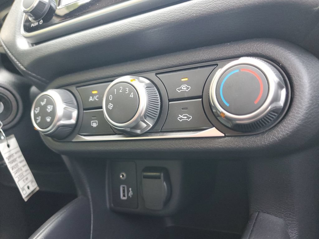 Used 2025 Nissan Versa S w/ S Plus Package FWD image 30