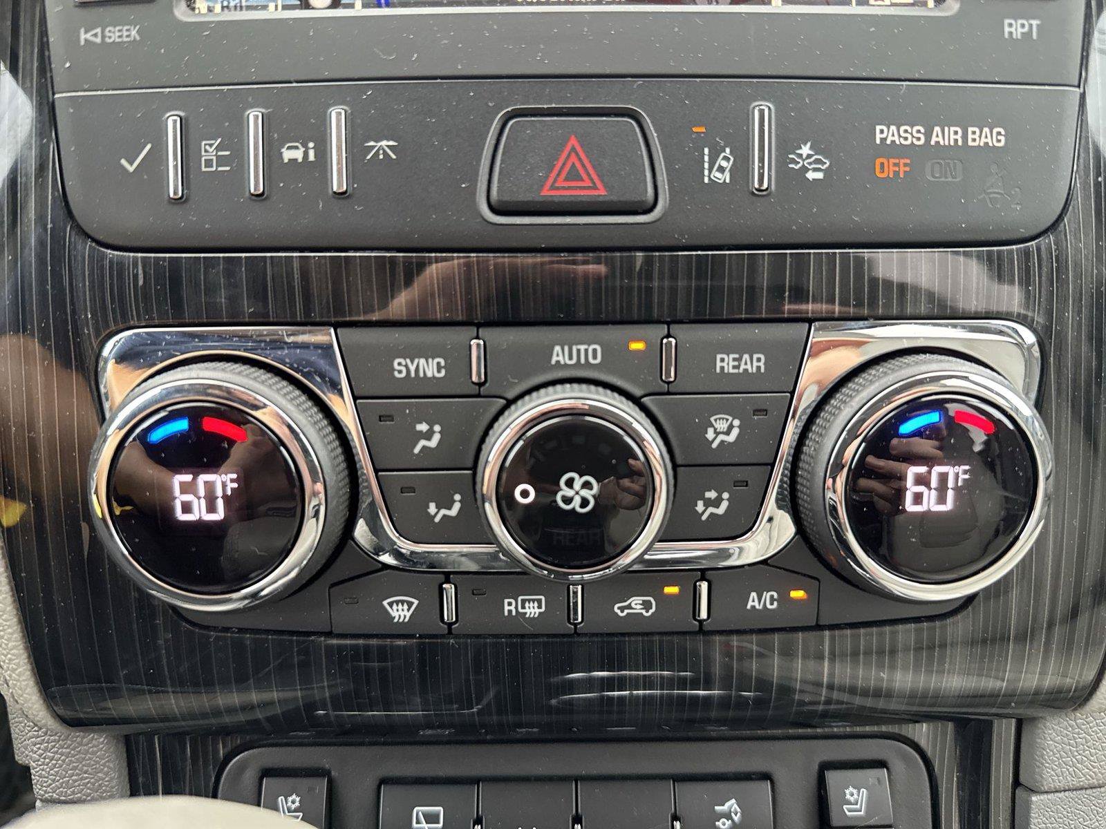 Used 2016 Chevrolet Traverse LTZ FWD image 17