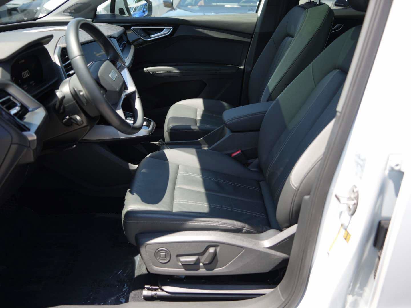 Used 2022 Audi Q4 e-tron Prestige AWD/4WD image 14