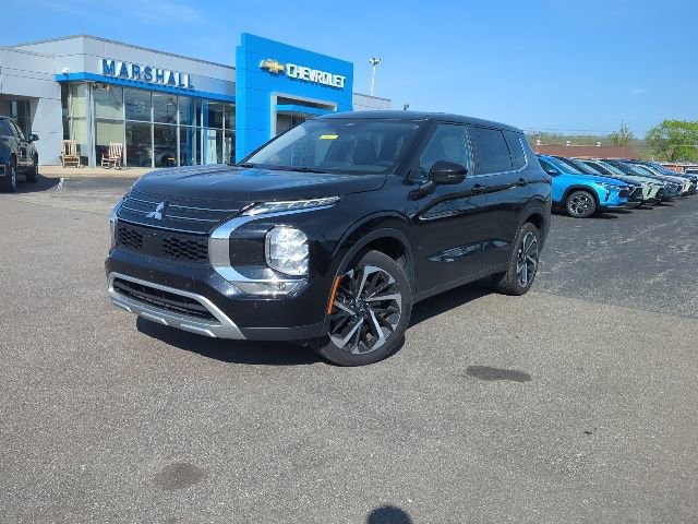 Used 2024 Mitsubishi Outlander SE FWD image 2