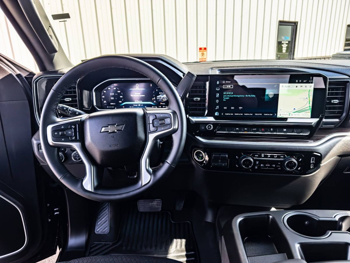Used 2026 Chevrolet Silverado 1500 RST AWD/4WD image 11