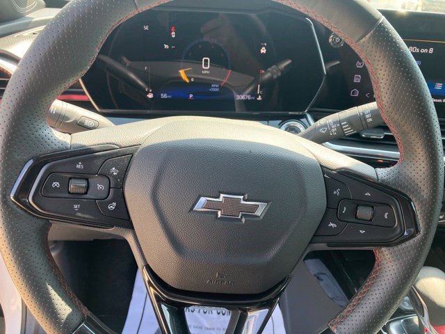 Used 2025 Chevrolet Trax RS w/ Sunroof Package FWD image 16