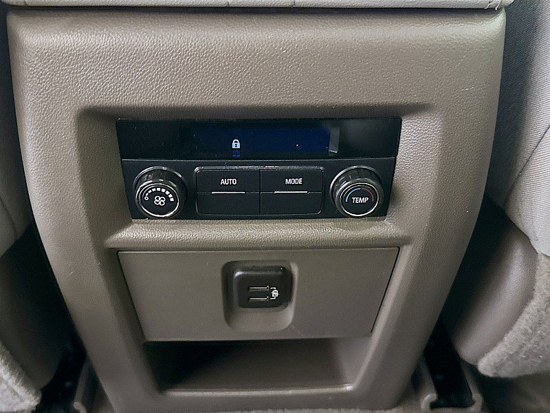 Used 2019 Chevrolet Traverse LT FWD image 24