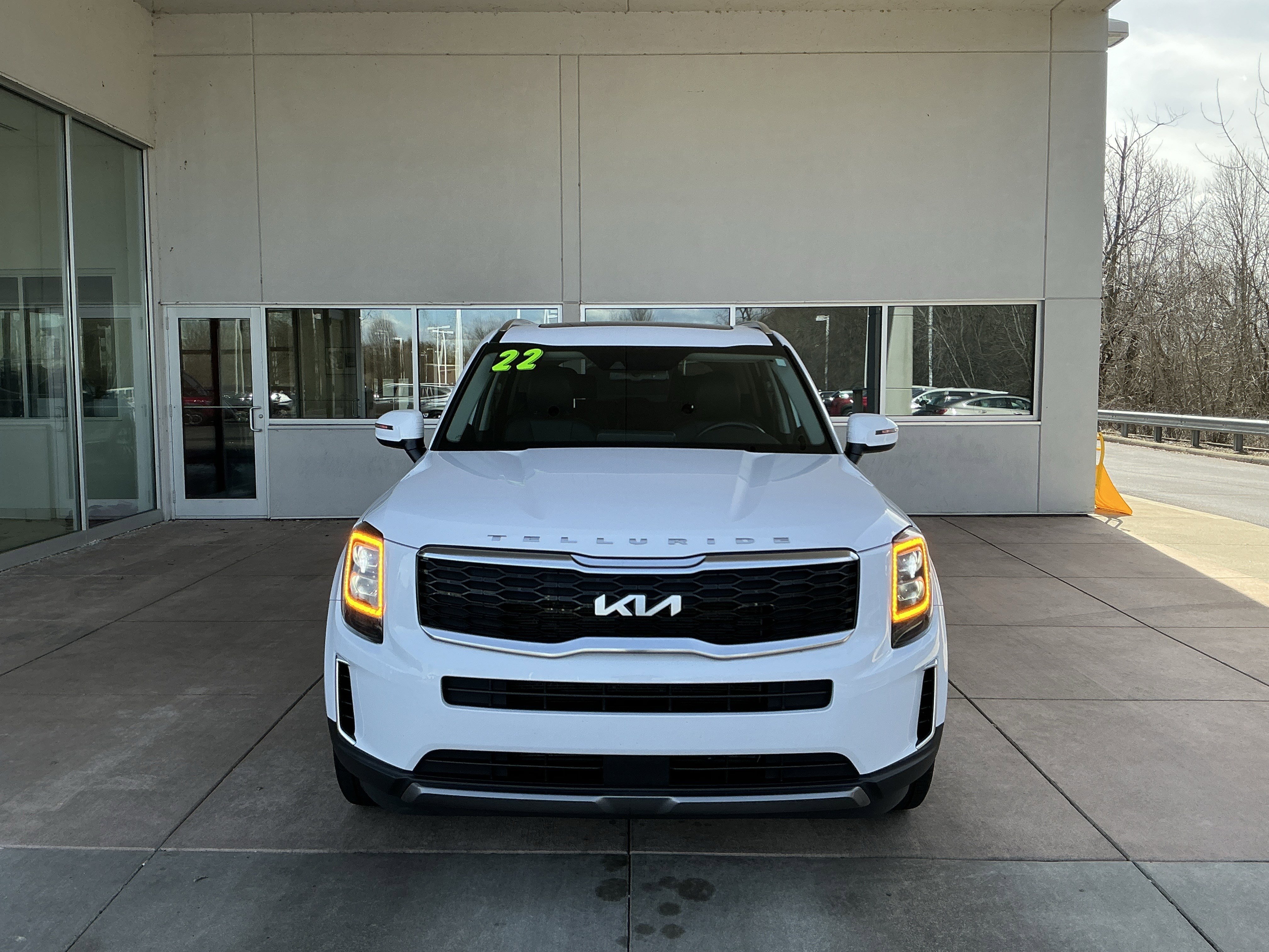 Used 2022 Kia Telluride EX w/ EX Premium Package image 2