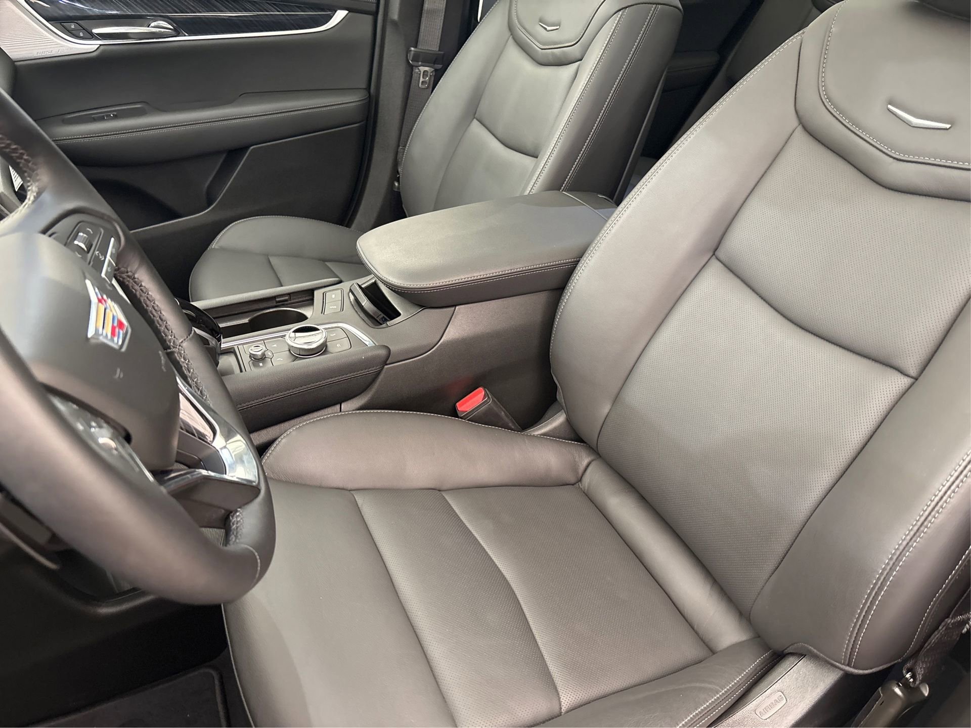 New 2025 Cadillac XT6 Premium Luxury image 9