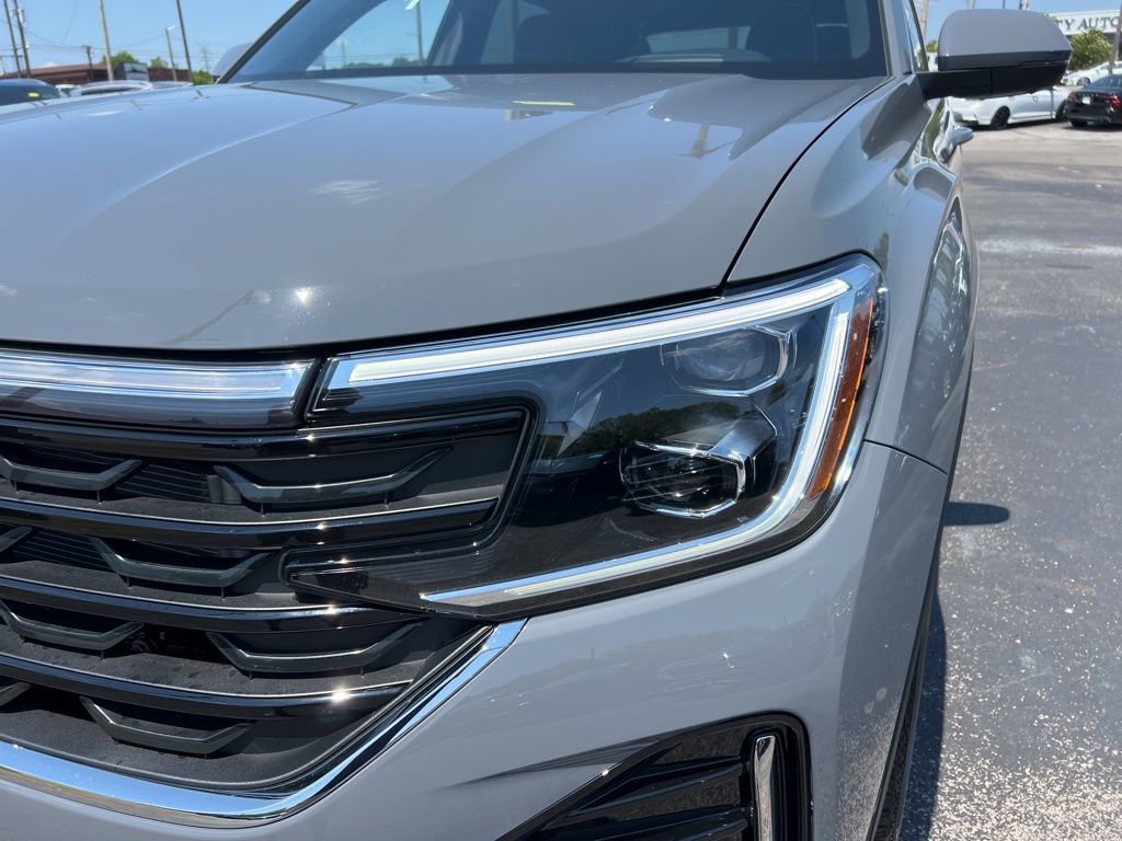 New 2026 Volkswagen Atlas Cross Sport SEL Premium R-Line image 9