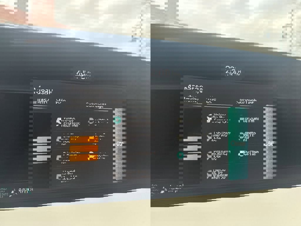 Used 2025 Genesis G90 3.5T image 22