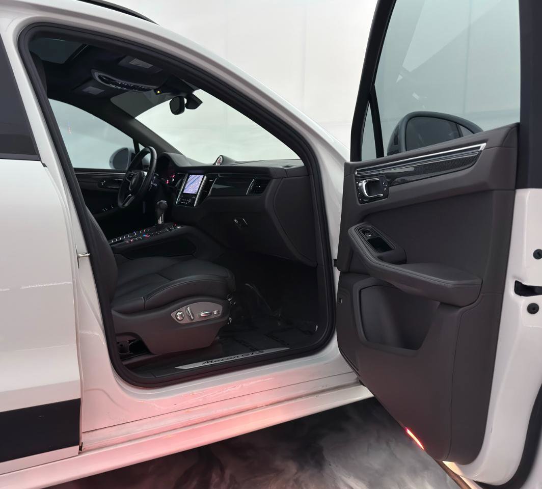 Used 2018 Porsche Macan GTS w/ Premium Package Plus image 26