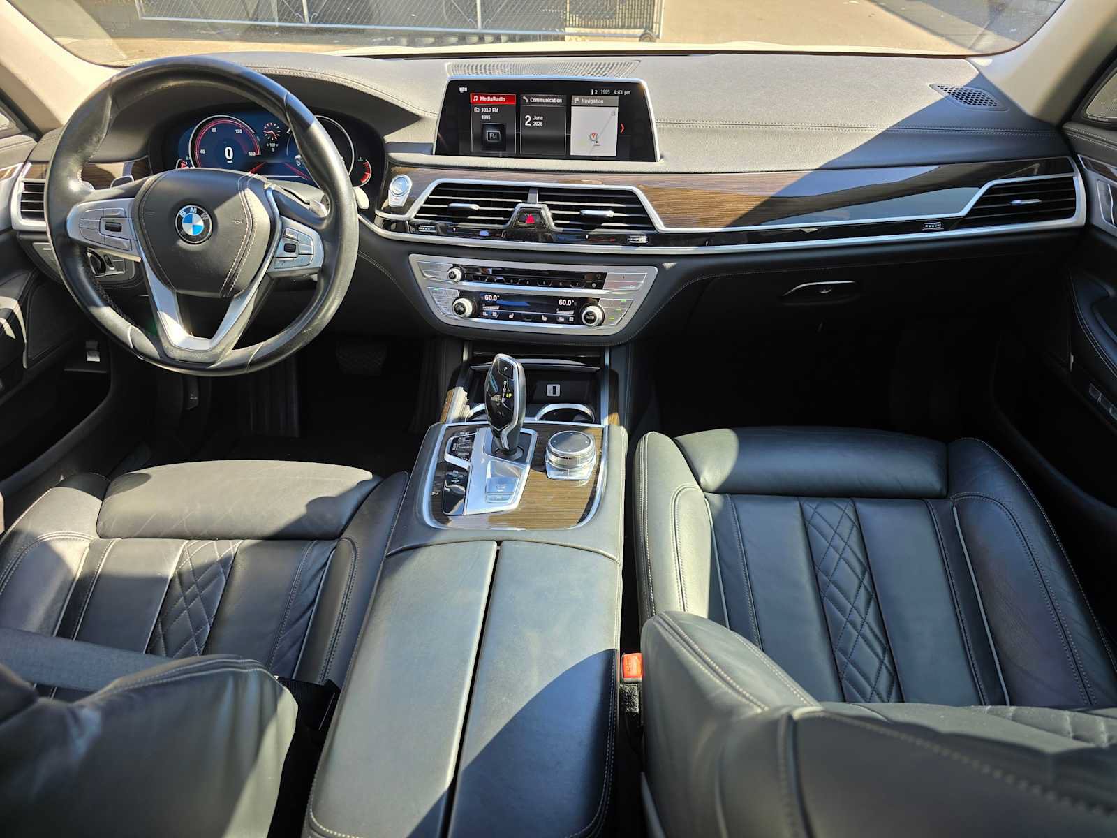 Used 2018 BMW 750i RWD image 18