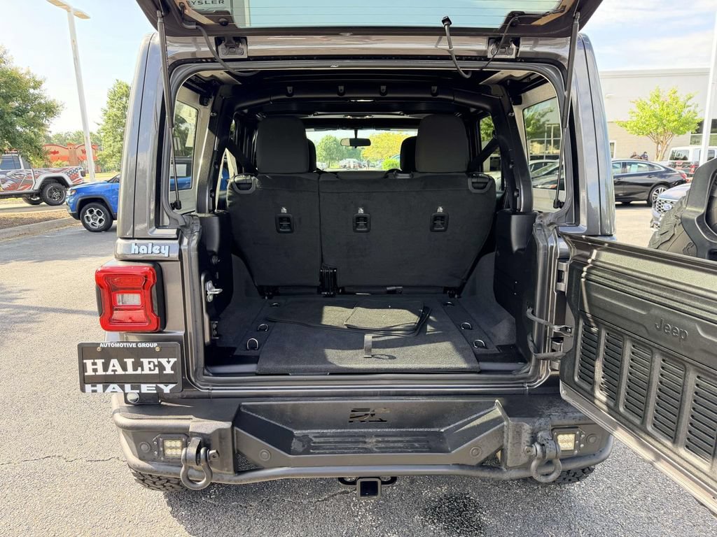 Used 2019 Jeep Wrangler Unlimited Rubicon w/ LED Lighting Group AWD/4WD image 11