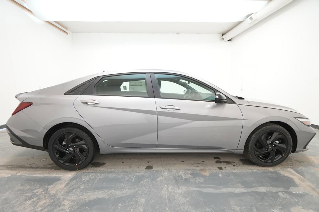 New 2026 Hyundai Elantra Sport image 10