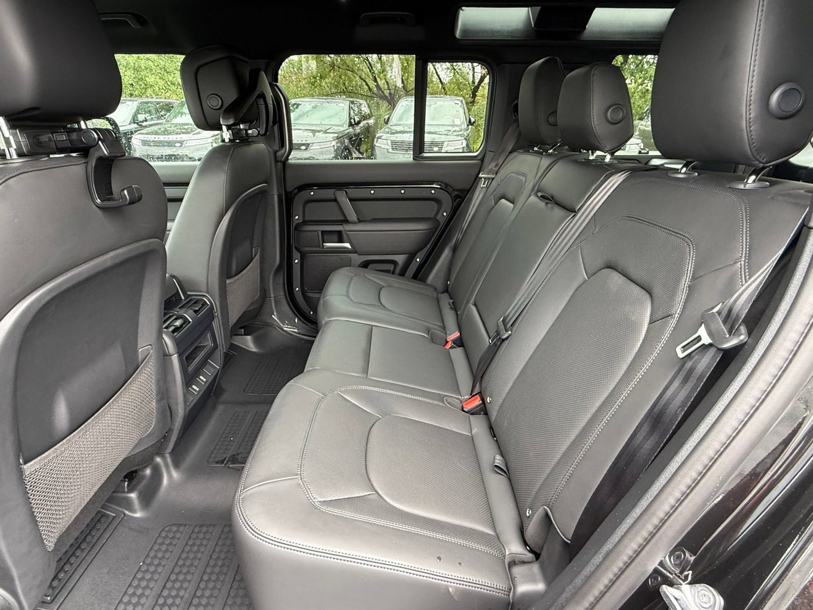 New 2026 Land Rover Defender 110 X-Dynamic SE AWD/4WD image 15