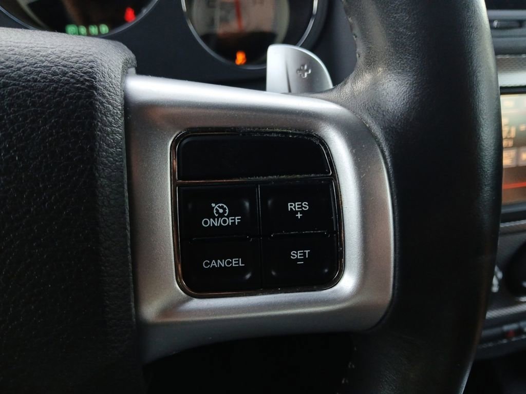 Used 2013 Dodge Challenger R/T image 4