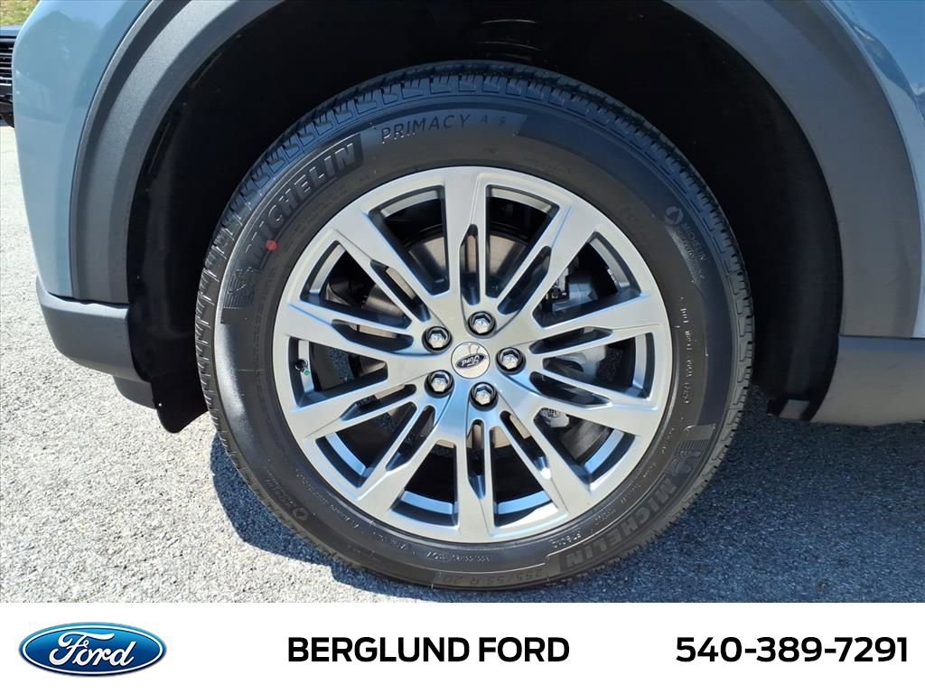 Used 2025 Ford Explorer Active w/ Active Comfort Package image 5