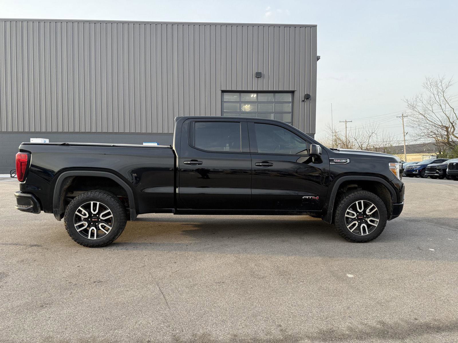Used 2021 GMC Sierra 1500 AT4 image 2