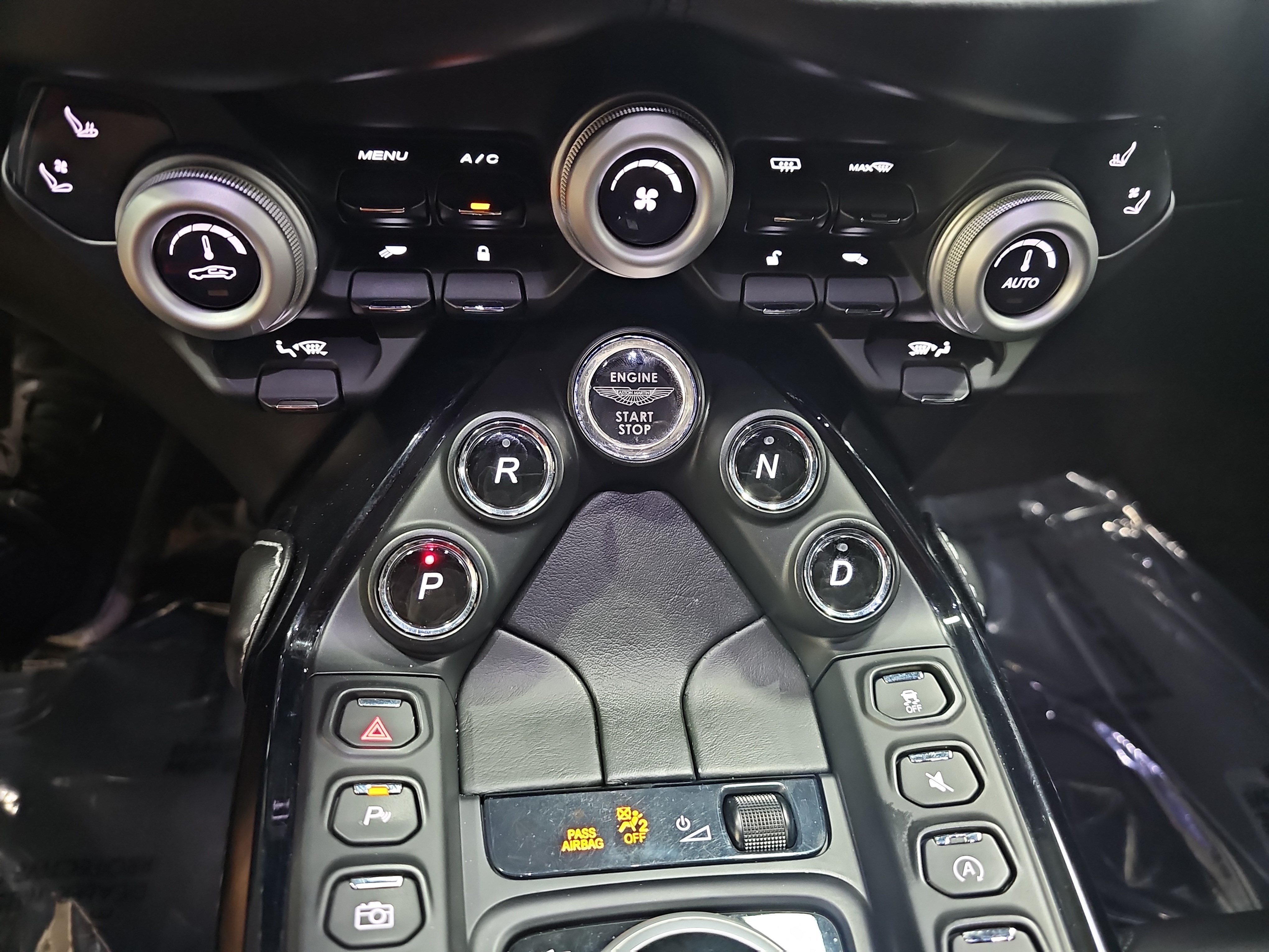 Used 2019 Aston Martin V8 Vantage Coupe RWD image 21