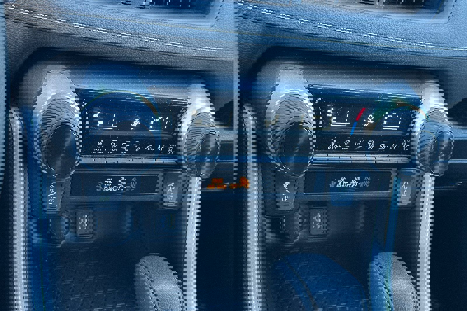 Used 2024 Toyota RAV4 LE image 23