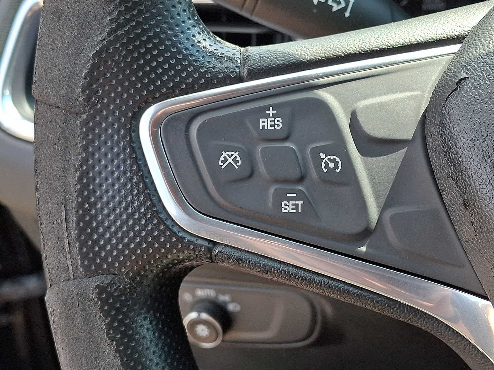 Used 2019 Chevrolet Equinox LT AWD/4WD image 20