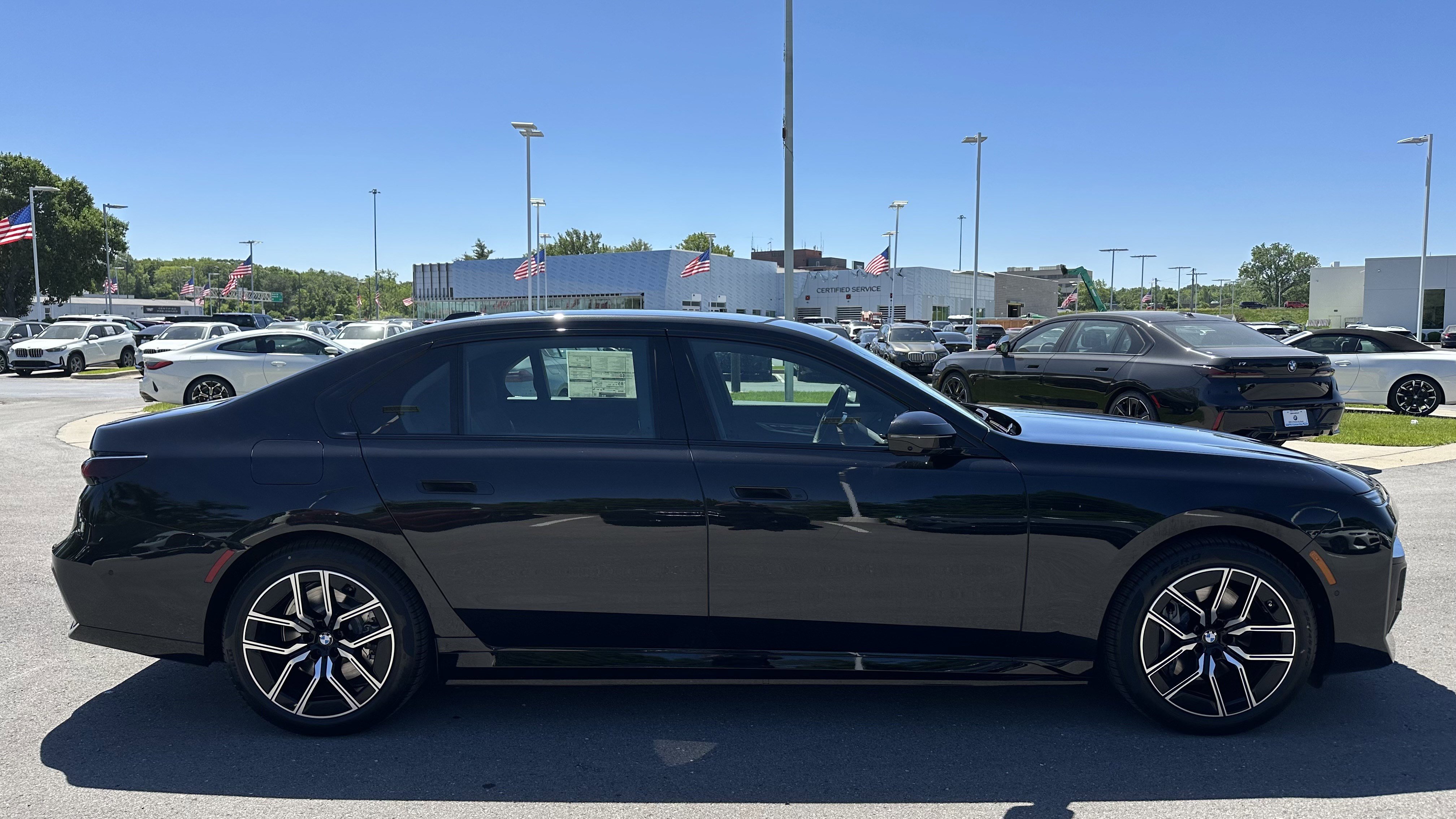 Used 2025 BMW i7 eDrive50 w/ M Sport Package image 11