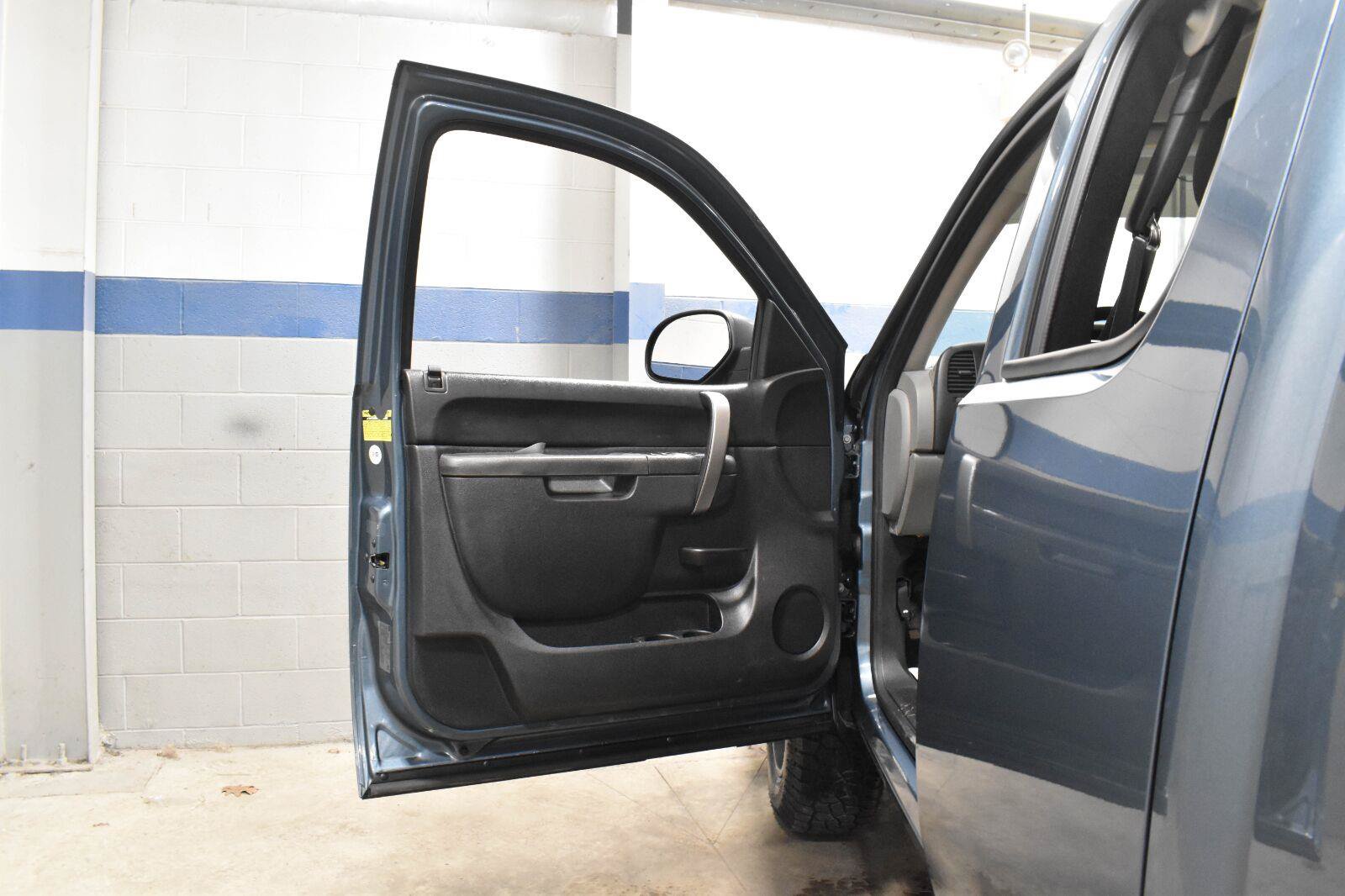 Used 2011 Chevrolet Silverado 1500 LS RWD image 6