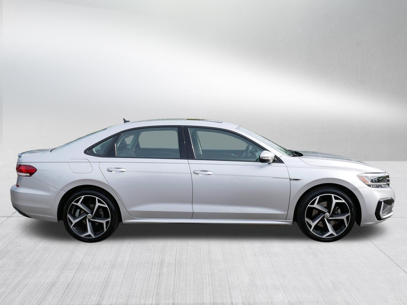 Certified 2020 Volkswagen Passat 2.0T R-Line FWD image 8