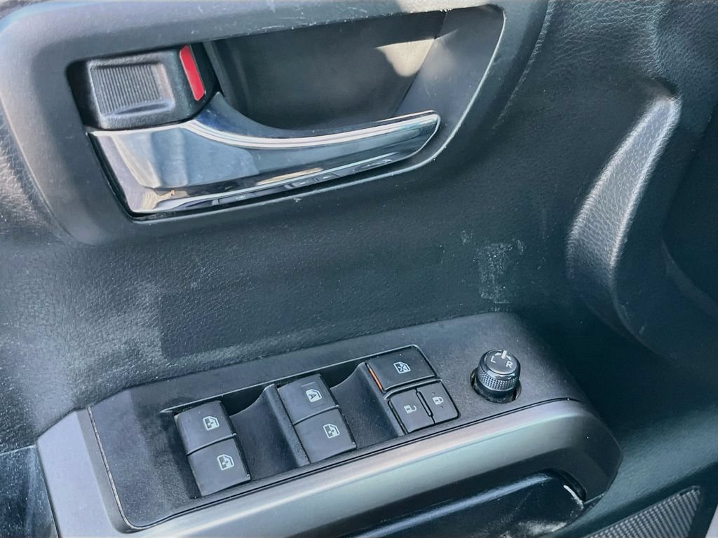 Used 2021 Toyota Tacoma SR5 w/ Exterior Package (TMS) RWD image 17