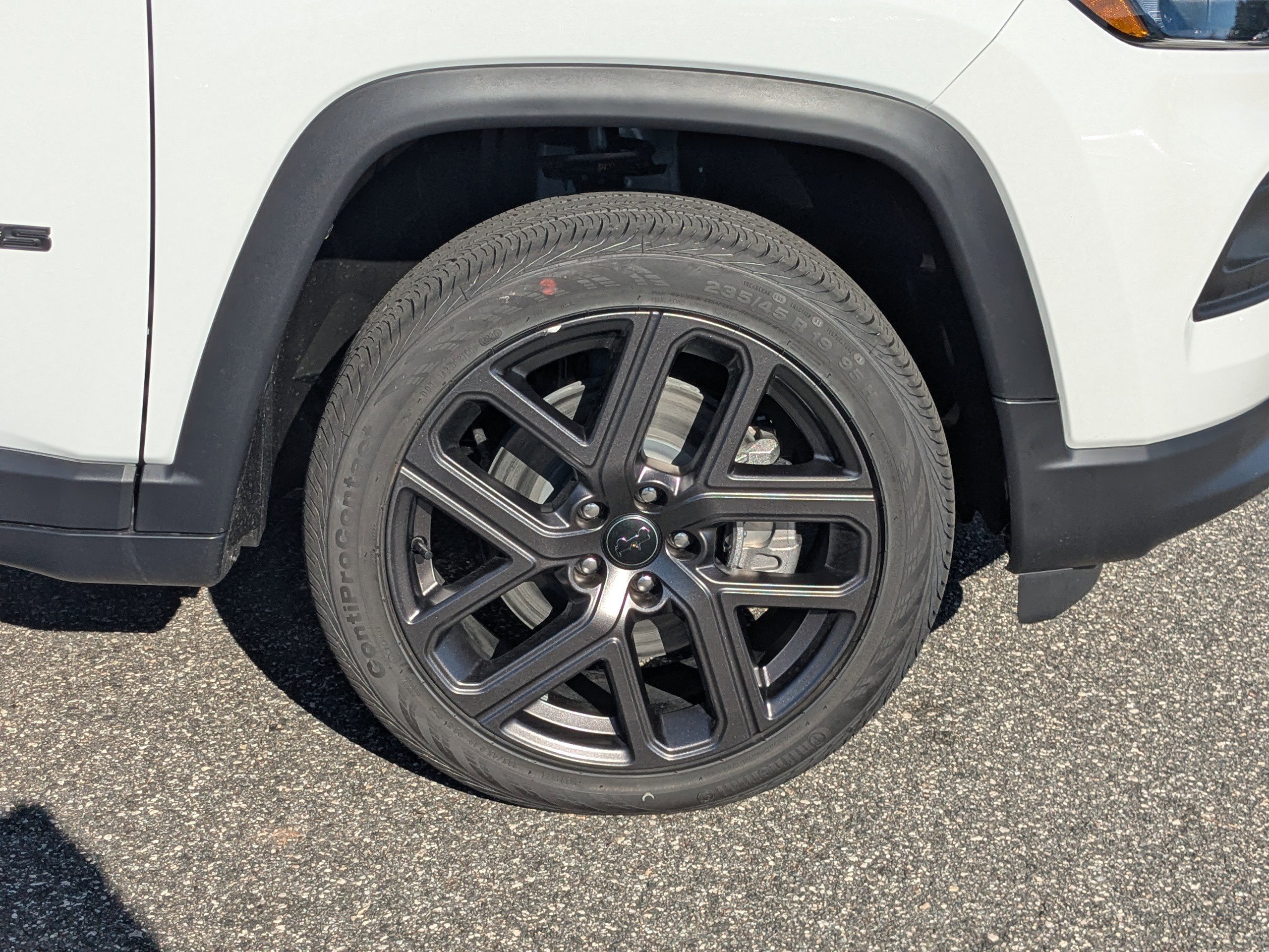 New 2026 Jeep Compass Latitude image 10