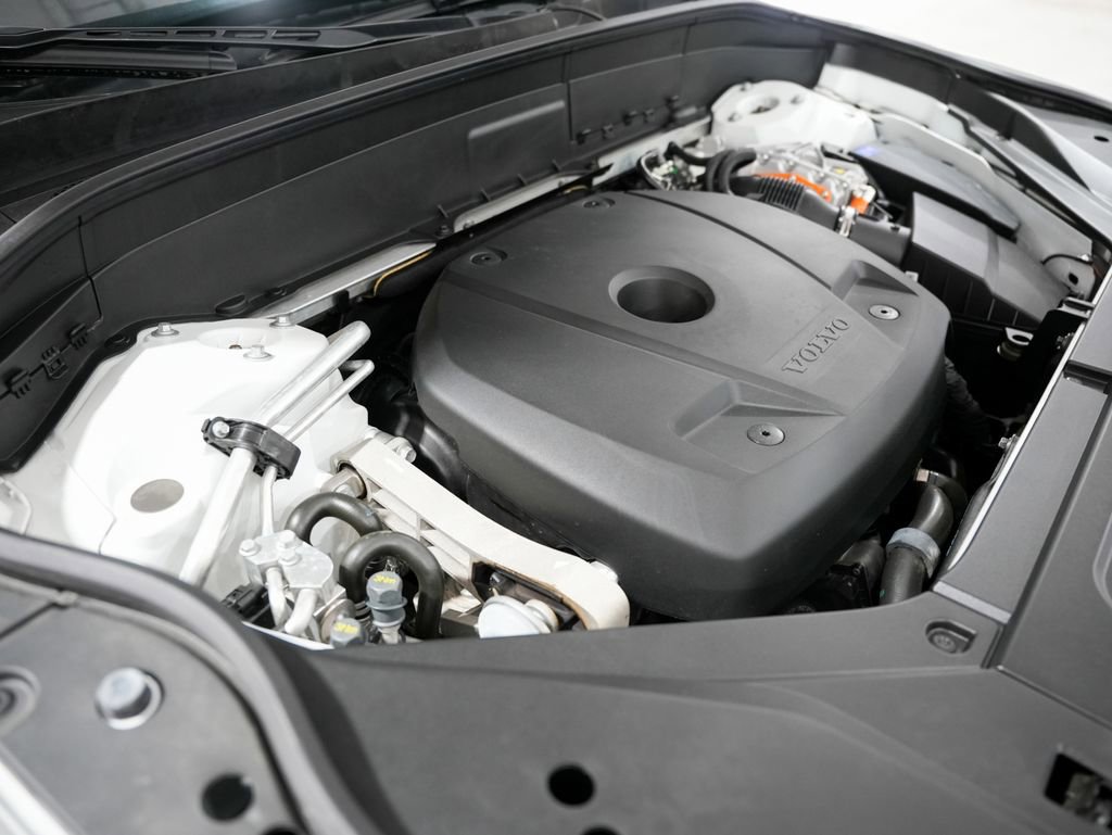 Used 2025 Volvo XC90 T8 Plus w/ Protection Package Premier image 47