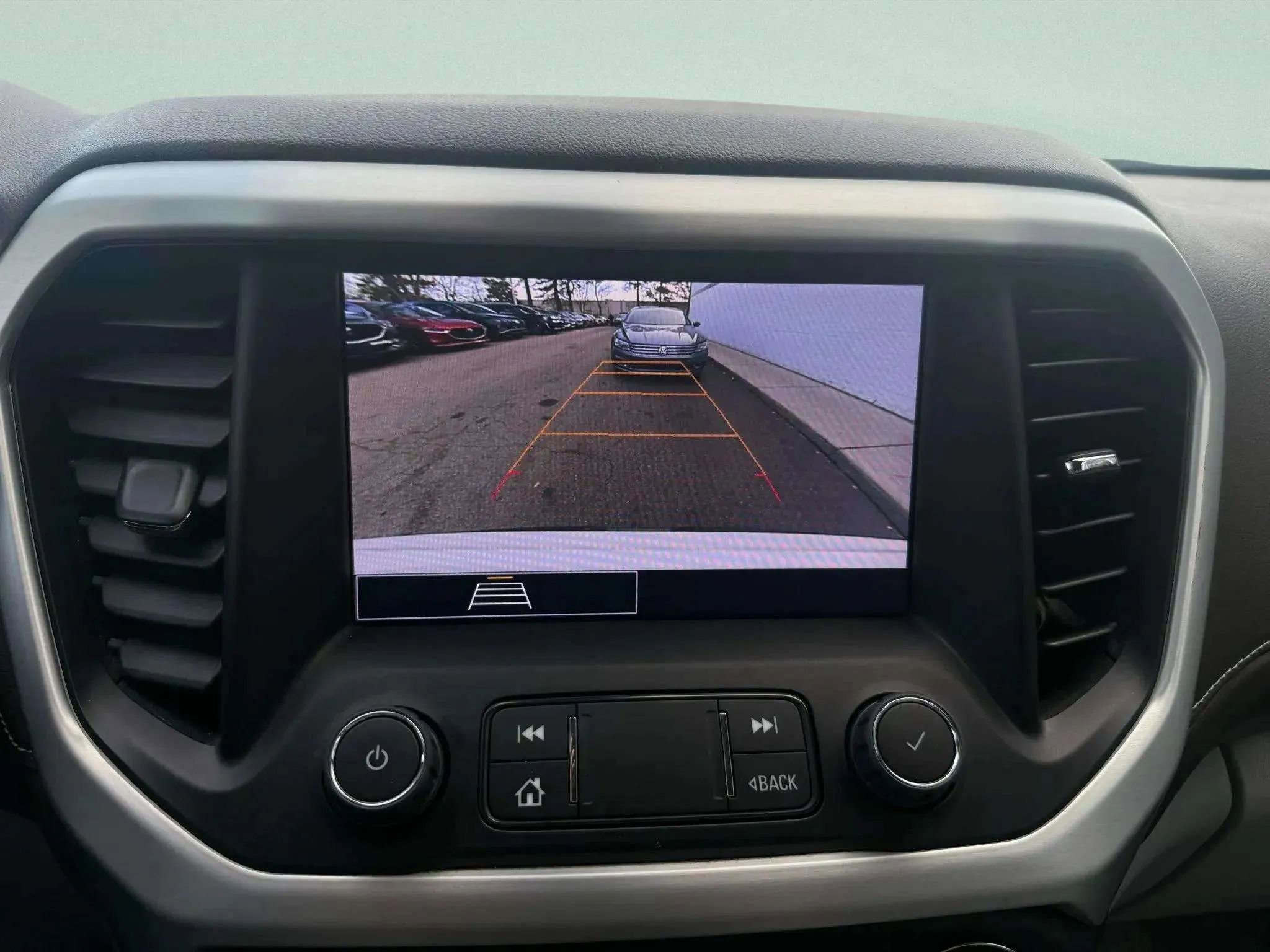 Used 2023 GMC Acadia SLE w/ Driver Convenience Package image 23