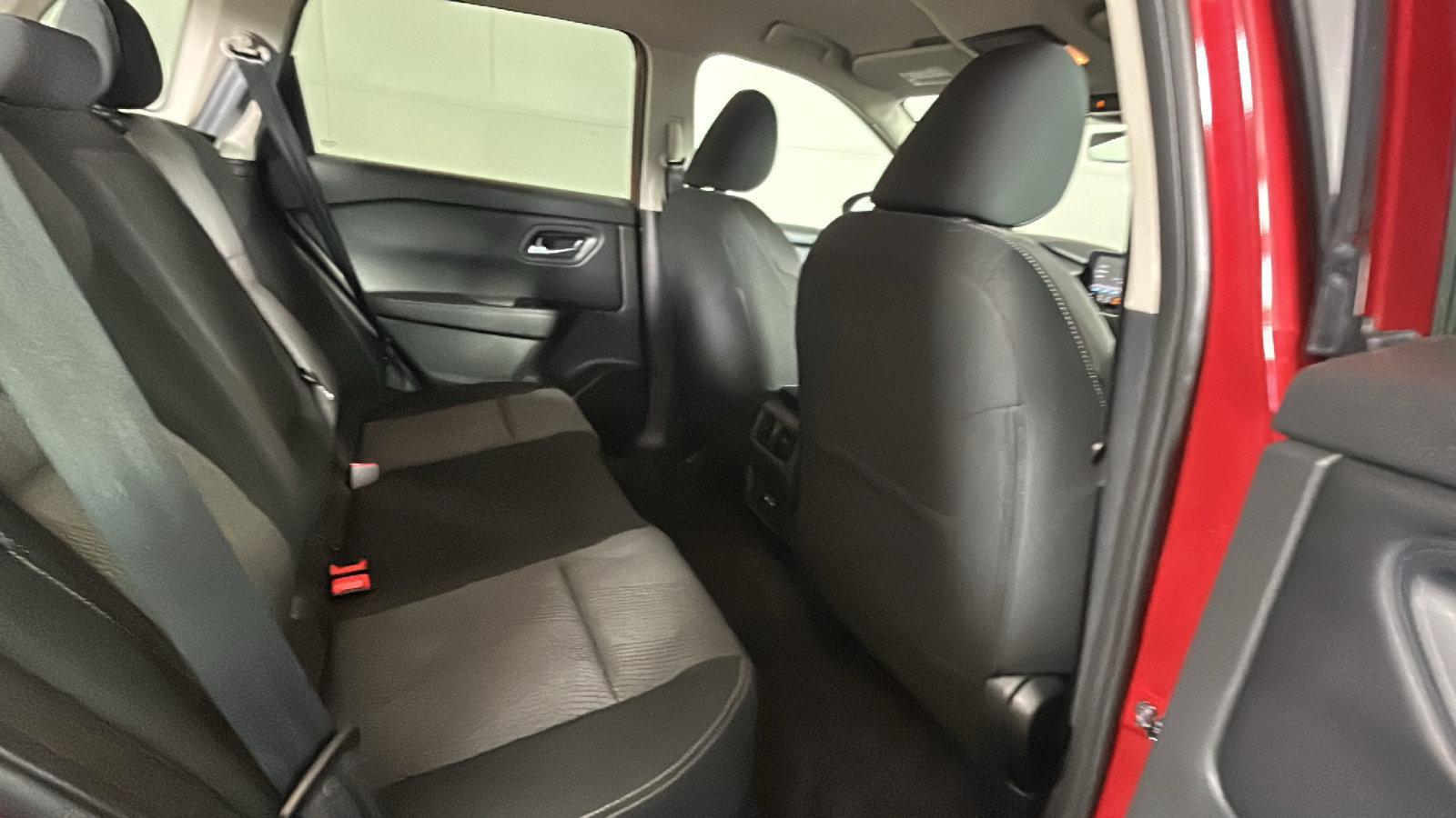 Certified 2026 Nissan Rogue SV AWD/4WD image 35
