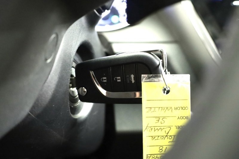 Used 2018 Toyota Camry SE image 22